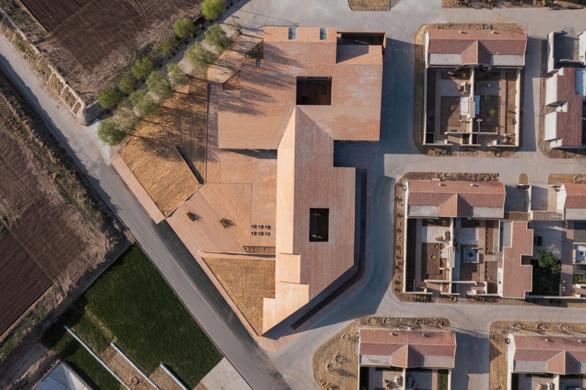 吴彦祖首家咖啡店亮相成都/QS世界大学艺术与设计学科排名发布/2024 美国砖建筑奖揭晓