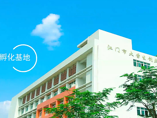 第一次参加学校第四届微电影大赛--微视频，荣获一等奖
