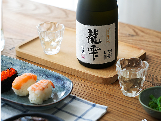 美食摄影-龙雫清酒