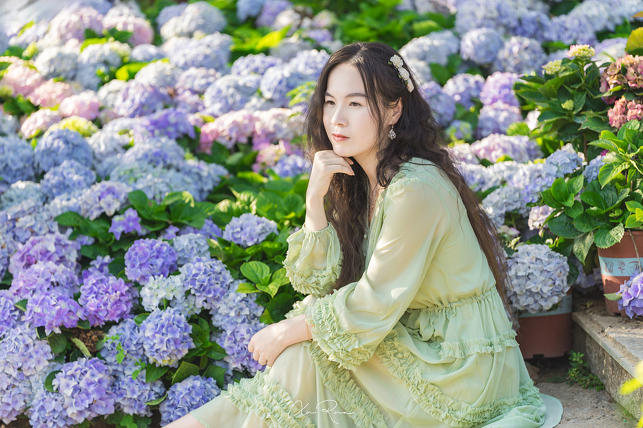 绣球春笺（图ZMzg3OTY5ODAw） - 人像摄影 - 站酷设计师许润原创素材 - 站酷ZCOOL