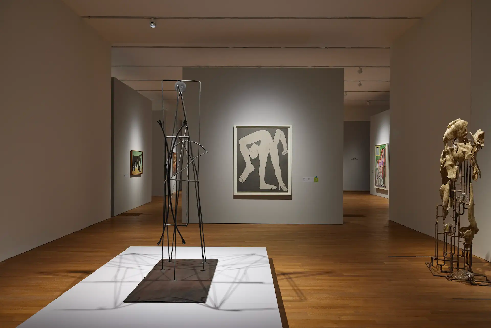 清华美院成为亚洲排名最高的艺术与设计学院/Anrealage 设计了内置电风扇的制服