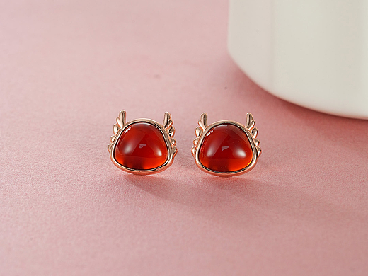 耳钉饰品原图直出效果