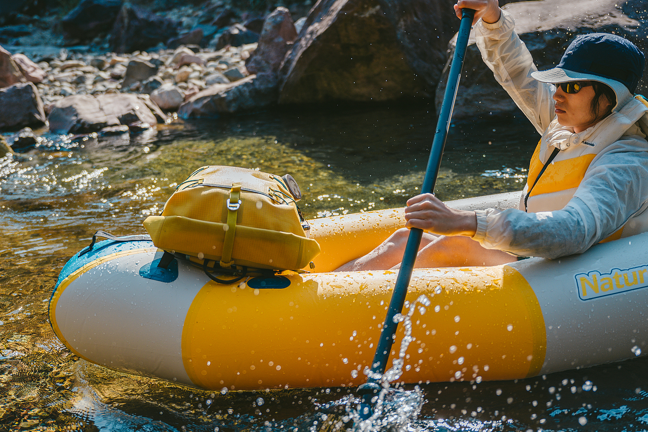 户外徒步溯溪防水包拍摄（图ZMzg4MDgzNjQw） - 产品摄影 - 站酷设计师AlexChu0321原创素材 - 站酷ZCOOL