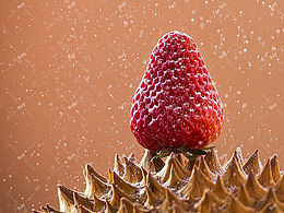 當(dāng)草莓偶遇榴蓮