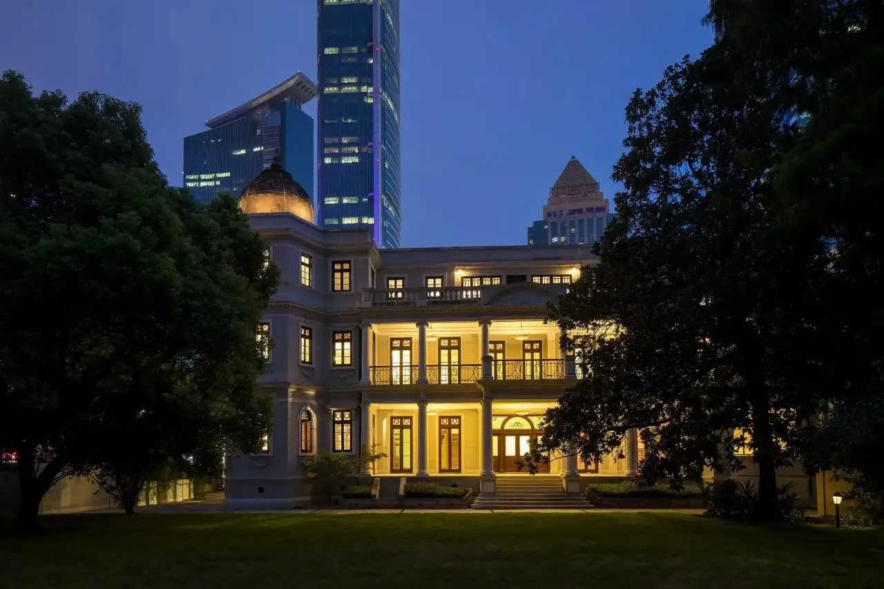 2025北影节官方海报发布/世界首座3D打印车站落地日本/麦当劳联名电影《我的世界》