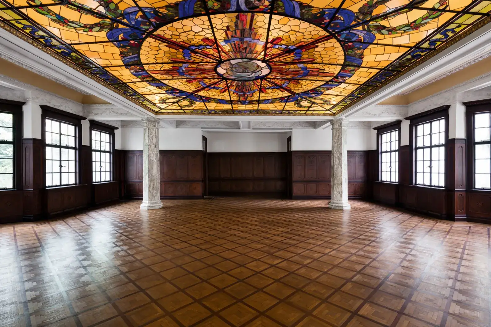 2025北影节官方海报发布/世界首座3D打印车站落地日本/麦当劳联名电影《我的世界》