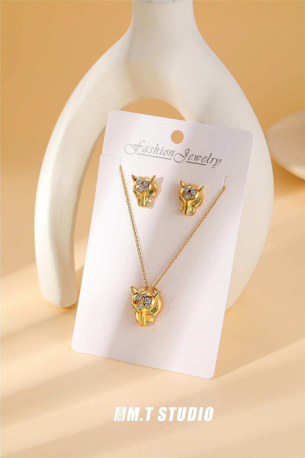 戒指精修丨首饰丨珠宝摄影丨义乌摄影丨饰品摄影丨首饰（图ZMzg4MjQ1Nzg4） - 产品摄影 - 站酷设计师麦图商业摄影原创素材 - 站酷ZCOOL