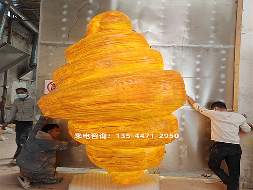 巨型可颂面包模型门店招牌灯箱烘焙门头设计挂件牛角包