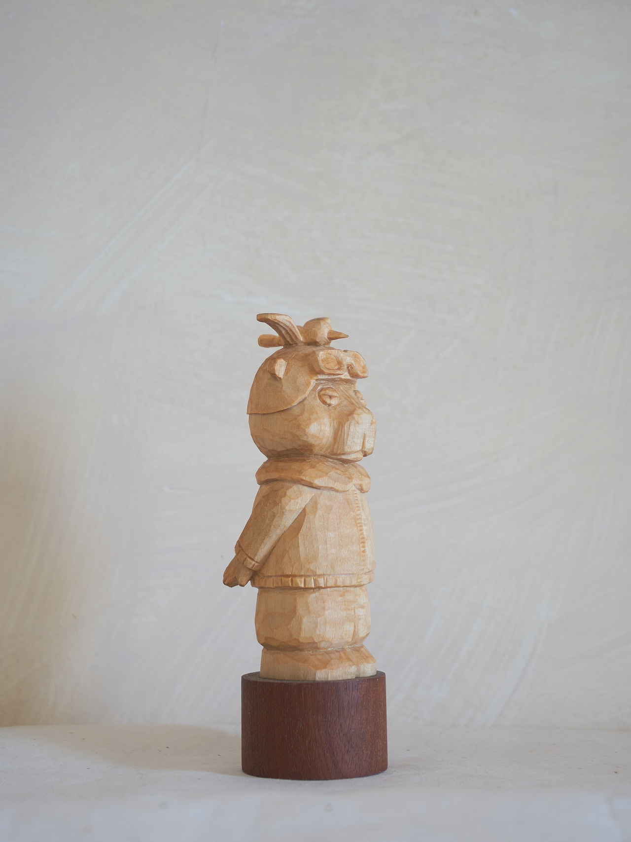 小木雕|卡皮巴拉飞行员与翠鸟