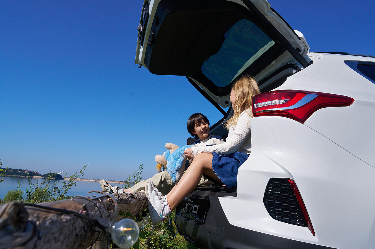 汽车美图 ｜姐弟带上狗狗和爸妈去旅行（图ZMzg4NTQ4NDA0） - 产品摄影 - 站酷设计师王昌龙WangEthan原创素材 - 站酷ZCOOL