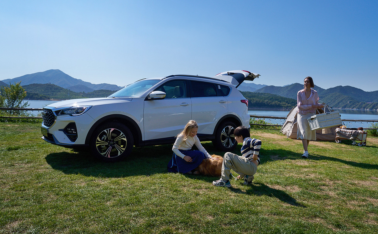 汽车美图 ｜姐弟带上狗狗和爸妈去旅行（图ZMzg4NTQ4NDI0） - 产品摄影 - 站酷设计师王昌龙WangEthan原创素材 - 站酷ZCOOL