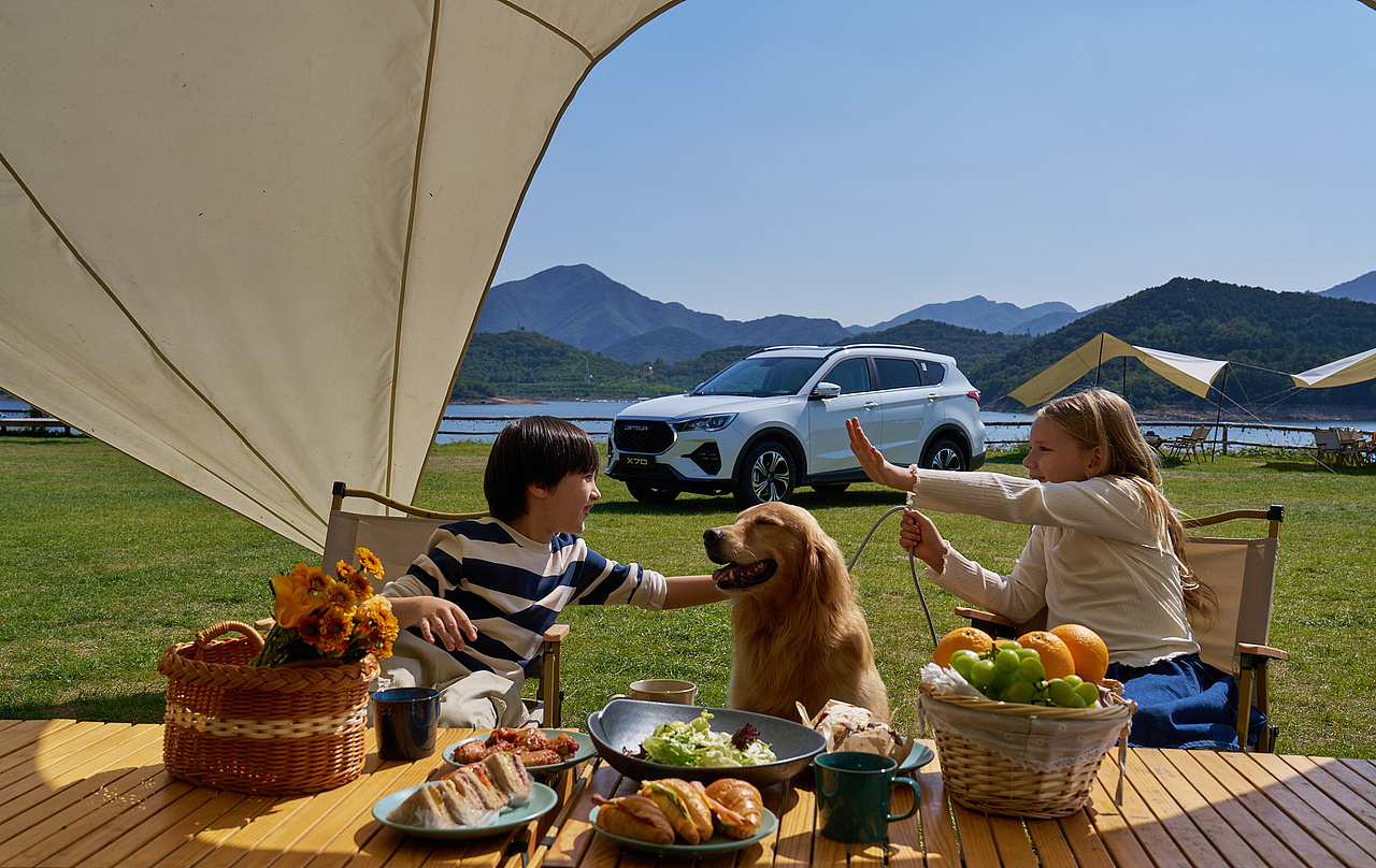 汽车美图 ｜姐弟带上狗狗和爸妈去旅行（图ZMzg4NTQ4NDcy） - 产品摄影 - 站酷设计师王昌龙WangEthan原创素材 - 站酷ZCOOL