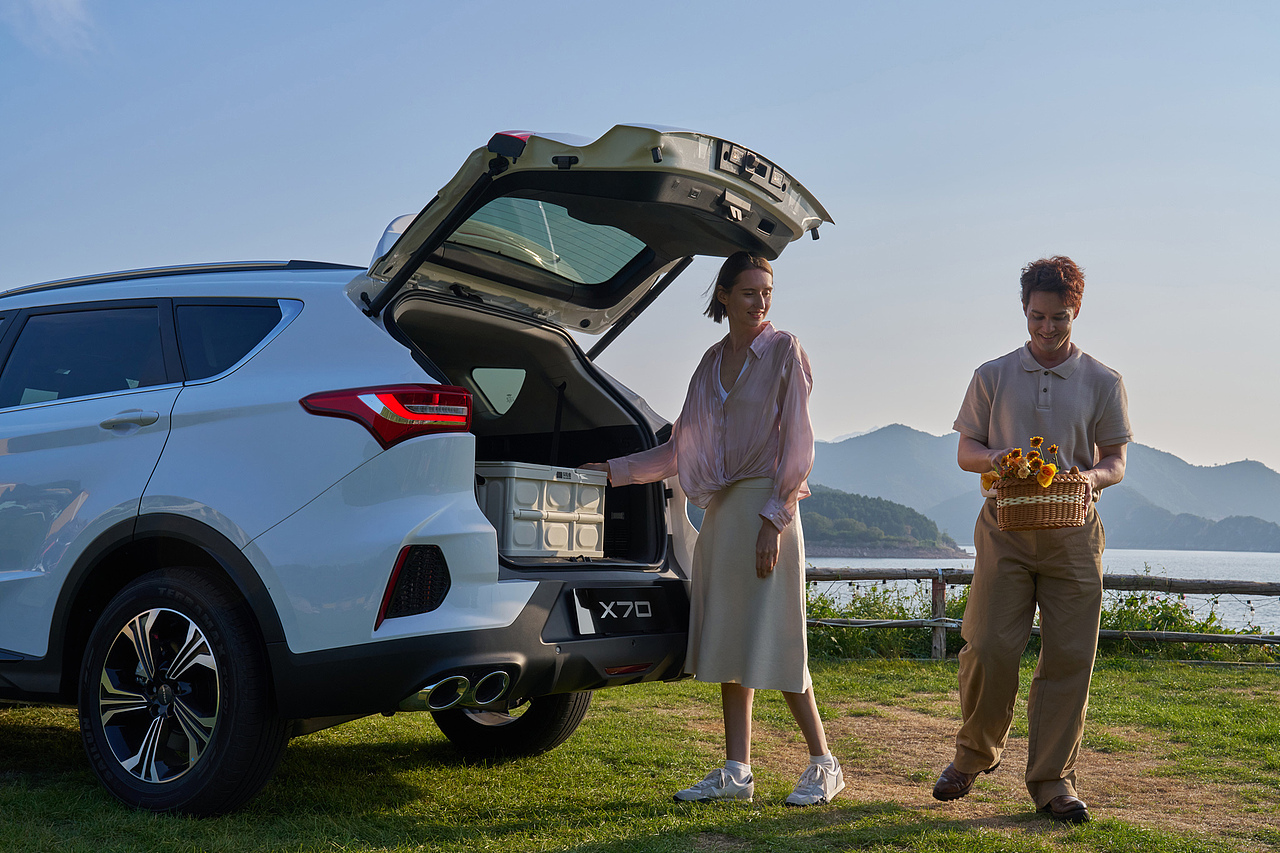 汽车美图 ｜姐弟带上狗狗和爸妈去旅行（图ZMzg4NTQ4NTMy） - 产品摄影 - 站酷设计师王昌龙WangEthan原创素材 - 站酷ZCOOL