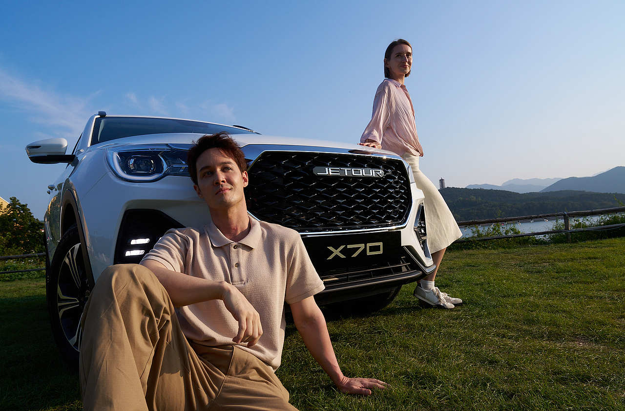 汽车美图 ｜姐弟带上狗狗和爸妈去旅行（图ZMzg4NTQ4NTM2） - 产品摄影 - 站酷设计师王昌龙WangEthan原创素材 - 站酷ZCOOL