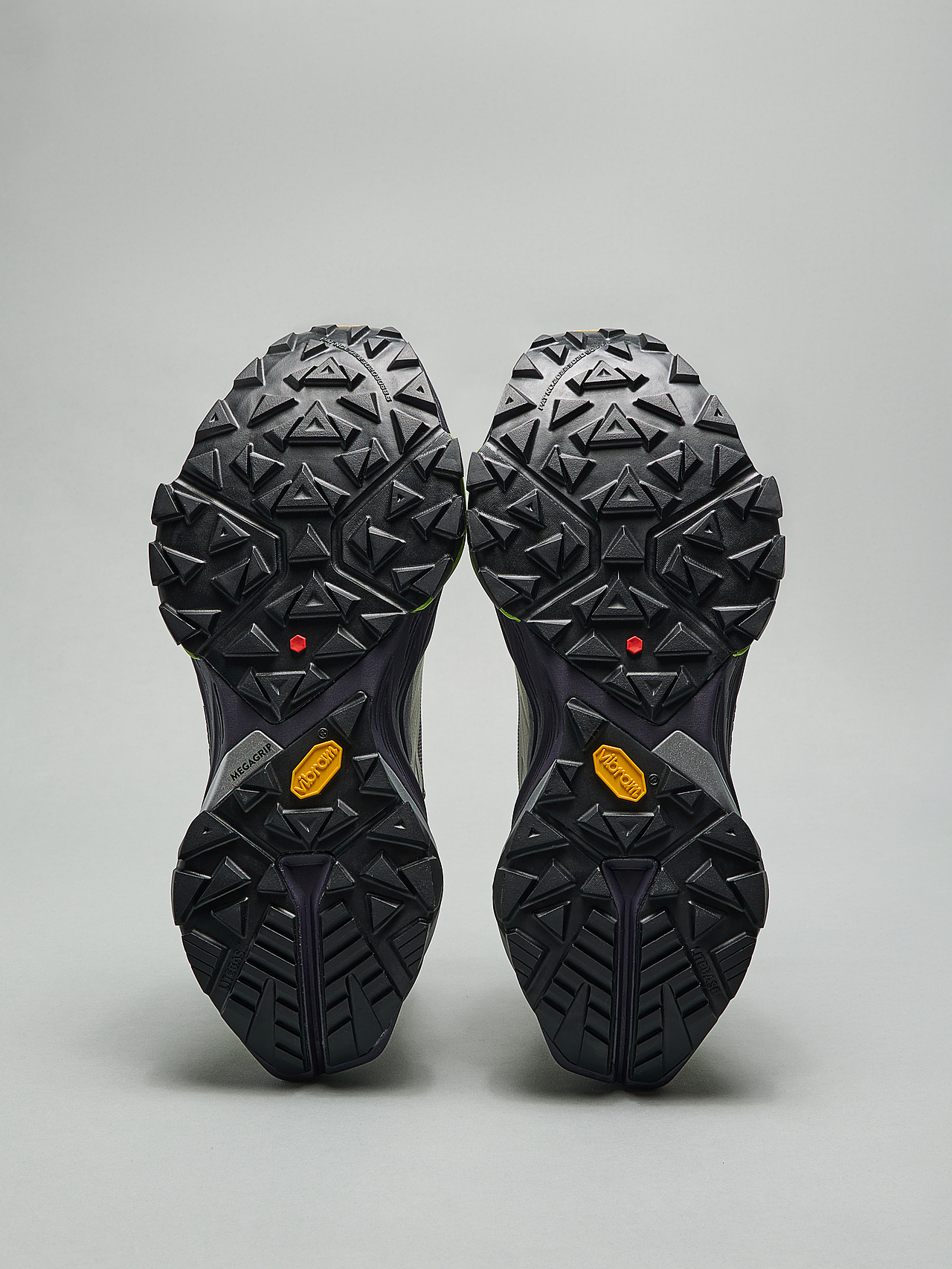 运动登山静物鞋品拍摄（图ZMzg4NTcxOTUy） - 产品摄影 - 站酷设计师红美丽摄影原创素材 - 站酷ZCOOL