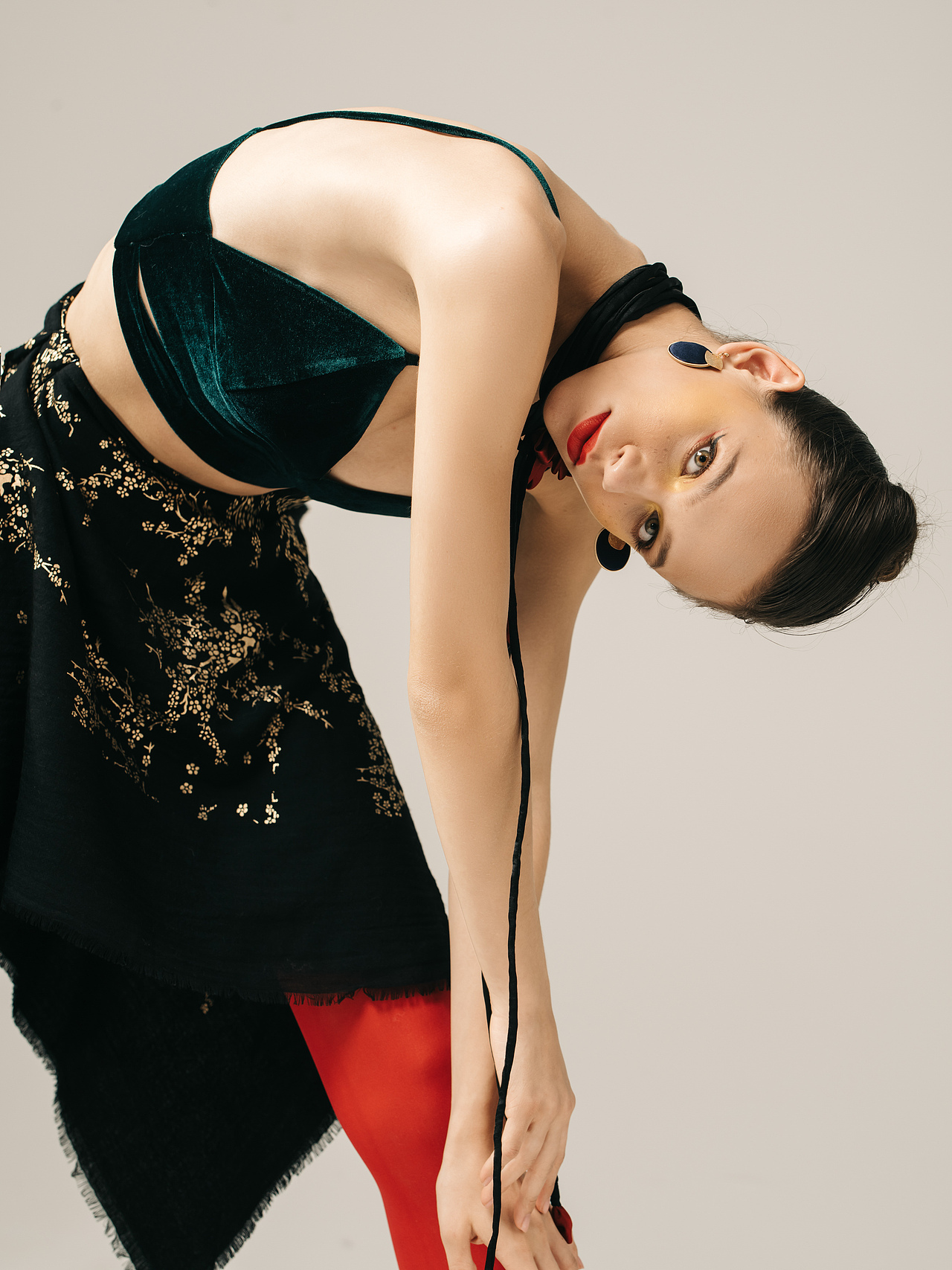 商业摄影/服装摄影/模特拍摄/流动的丝绸时尚美学（图ZMzg4NzE4Nzg4） - 时尚/艺术摄影 - 站酷设计师风影浮尘原创素材 - 站酷ZCOOL