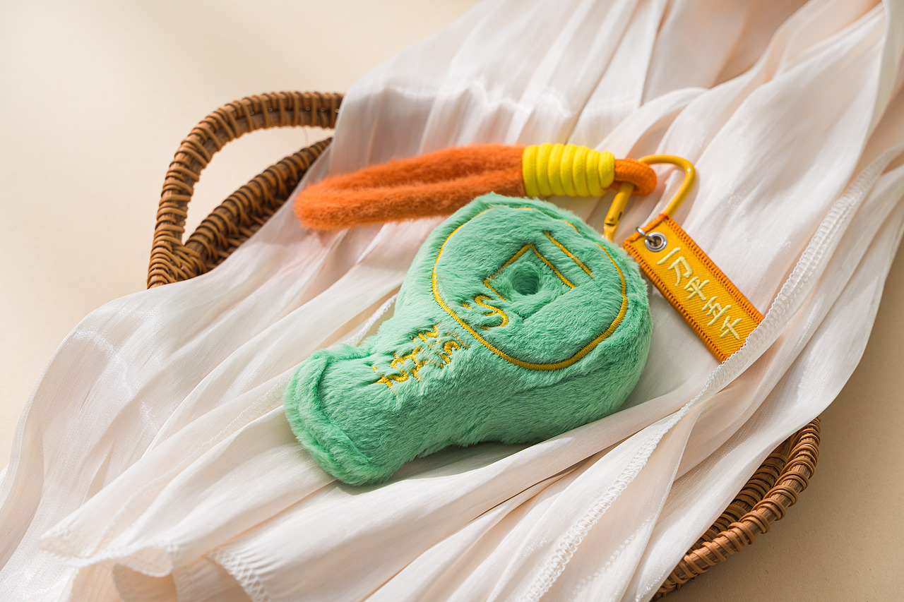 《坚持到底》| 挂件 | 钥匙扣 | 挂饰 | 博物馆文创（图ZMzg4NzcwMzYw） - 产品摄影 - 站酷设计师一毛拍美器原创素材 - 站酷ZCOOL