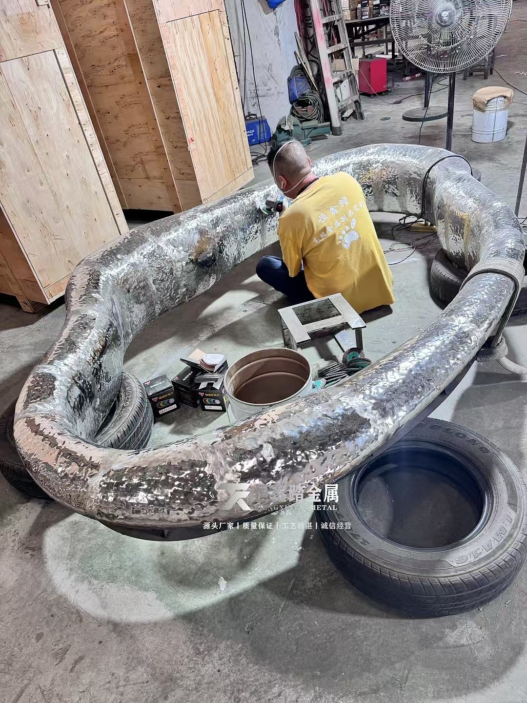 异形不锈钢水波纹镜框双曲面立体装饰金属