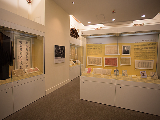 博物馆展柜案例 纪念馆展柜设计 克里克展柜