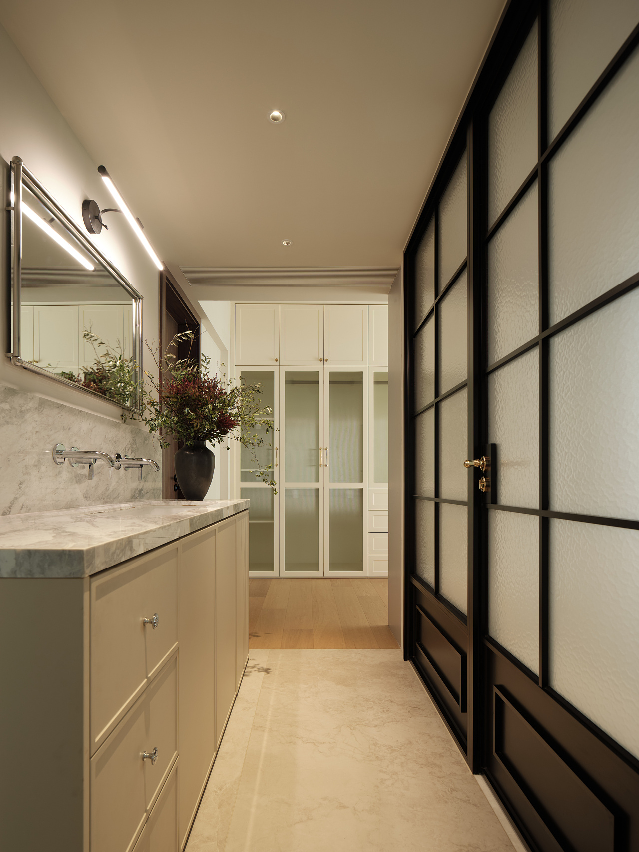 ▲通往衣帽间视角