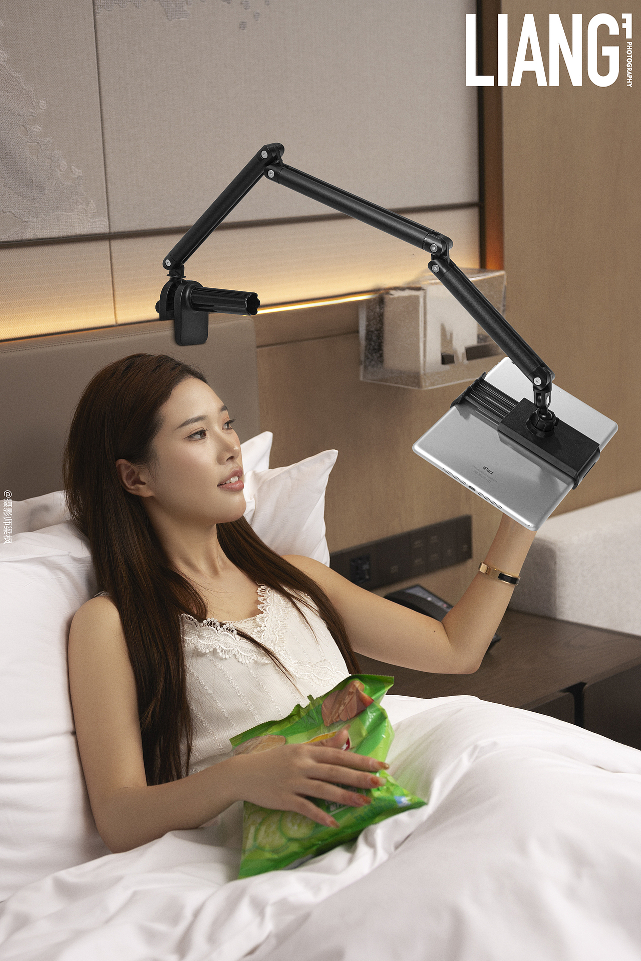 手机支架/卧室篇（图ZMzg4OTU2MDQ4） - 产品摄影 - 站酷设计师Liam梁枫原创素材 - 站酷ZCOOL
