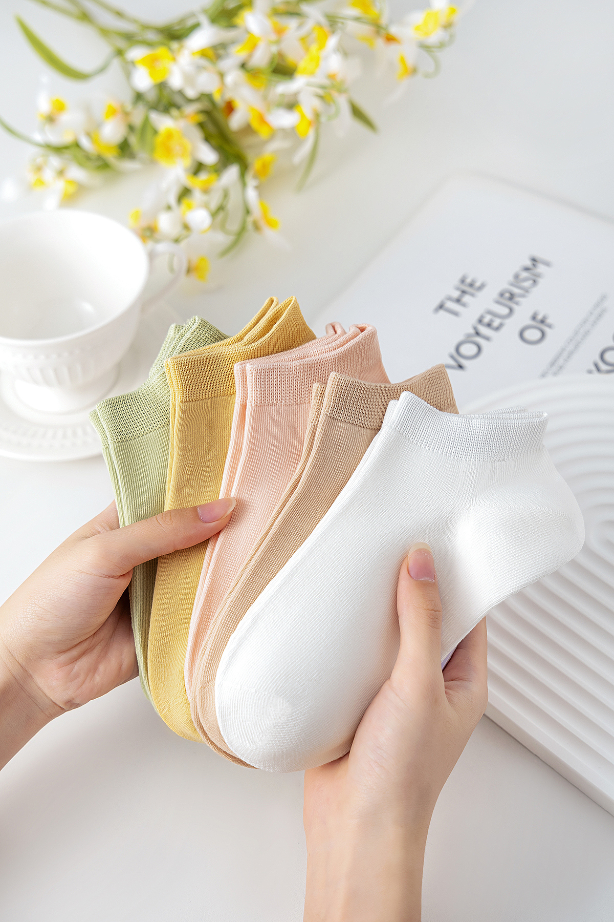 女士袜子3d图平铺挂拍创意场景组合图拍摄产品静物摄影