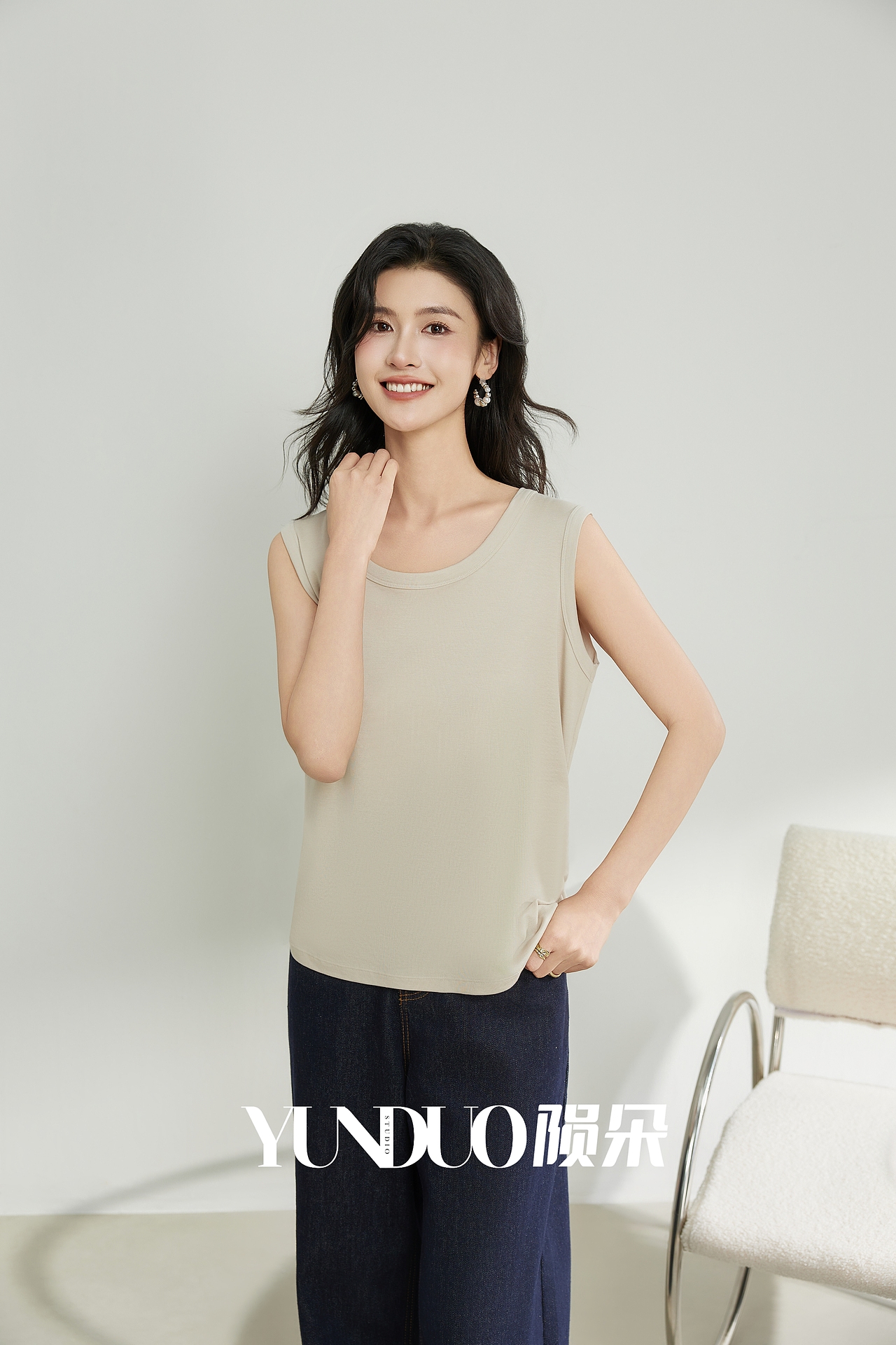春夏背心拍摄 舒适背心拍摄 穿搭背心拍摄 背心拍摄（图ZMzg5MTA2NDU2） - 产品摄影 - 站酷设计师陨朵商拍刘大奇原创素材 - 站酷ZCOOL