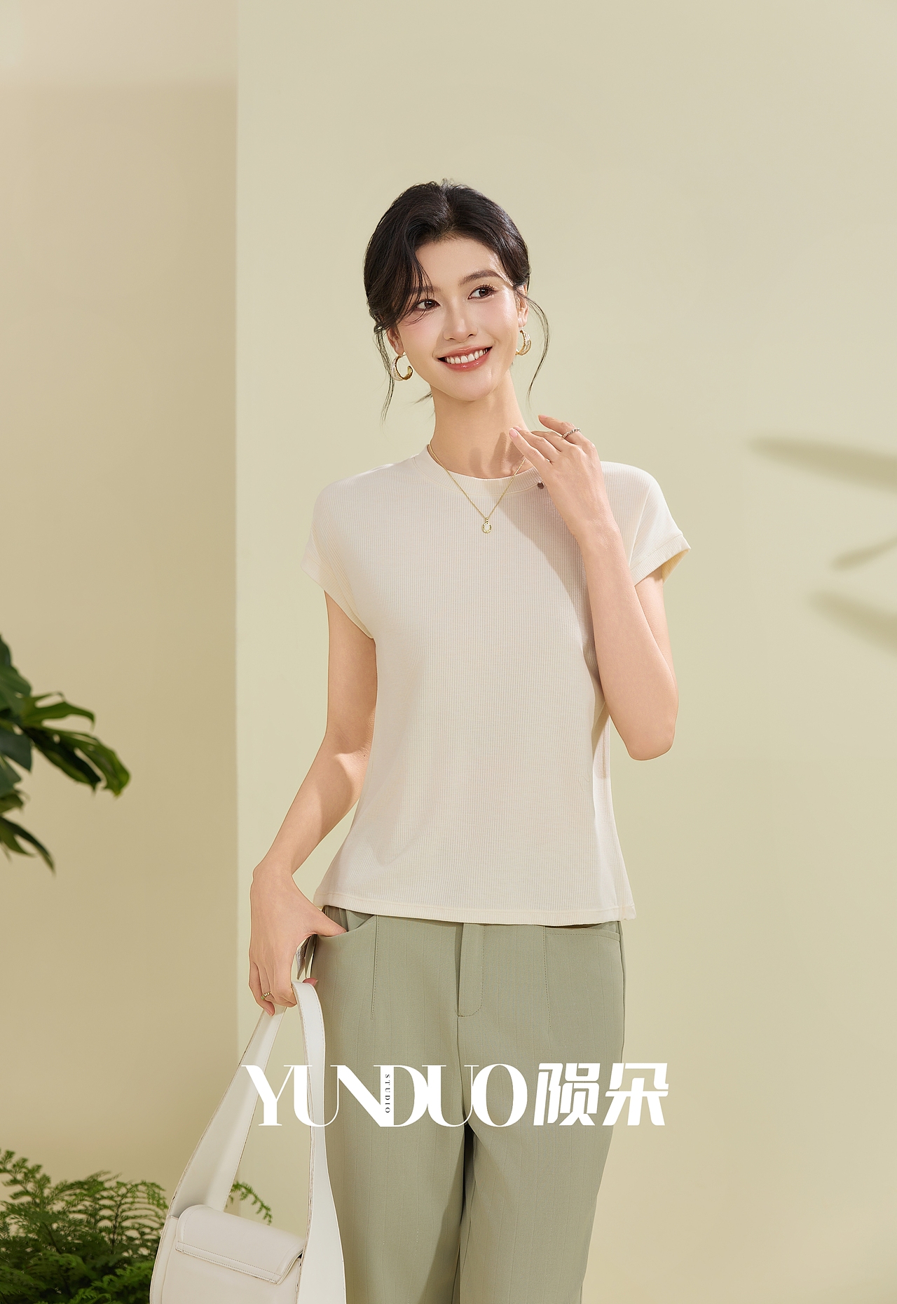 舒适背心拍摄 春夏打底衫拍摄 背心拍摄 气质背心拍摄