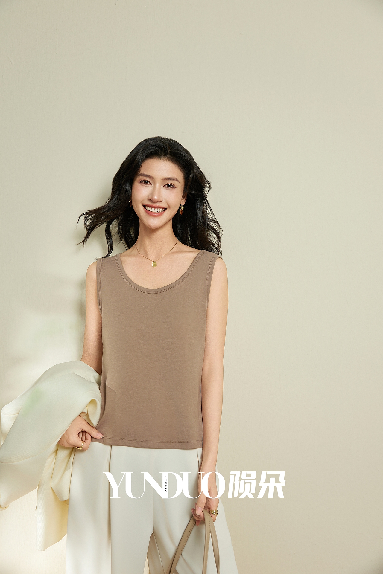舒适背心拍摄 气质背心拍摄 舒适背心拍摄