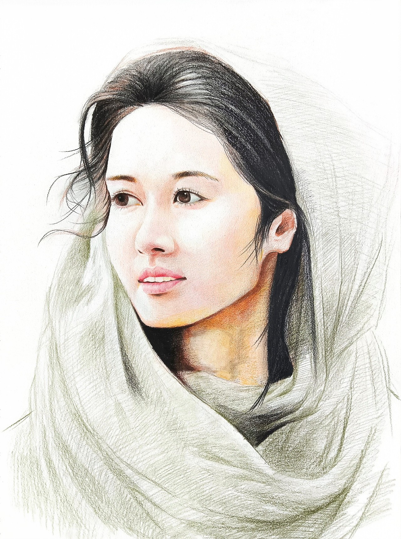 《绿巾下的静谧》手绘彩铅肖像画