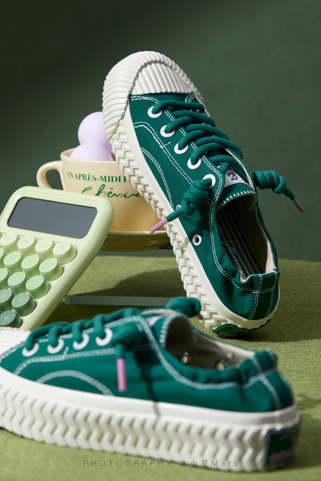 产品摄影丨每一步都是关于春日的呼吸 板鞋 帆布鞋（图ZMzg5MTM1ODk2） - 产品摄影 - 站酷设计师小星Mars原创素材 - 站酷ZCOOL