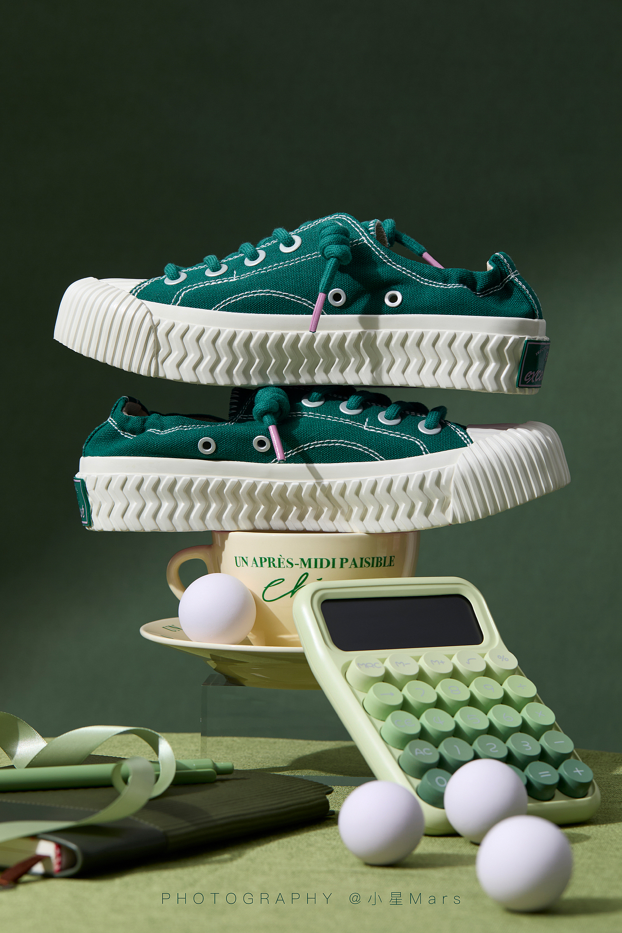 产品摄影丨每一步都是关于春日的呼吸 板鞋 帆布鞋（图ZMzg5MTM1ODg4） - 产品摄影 - 站酷设计师小星Mars原创素材 - 站酷ZCOOL