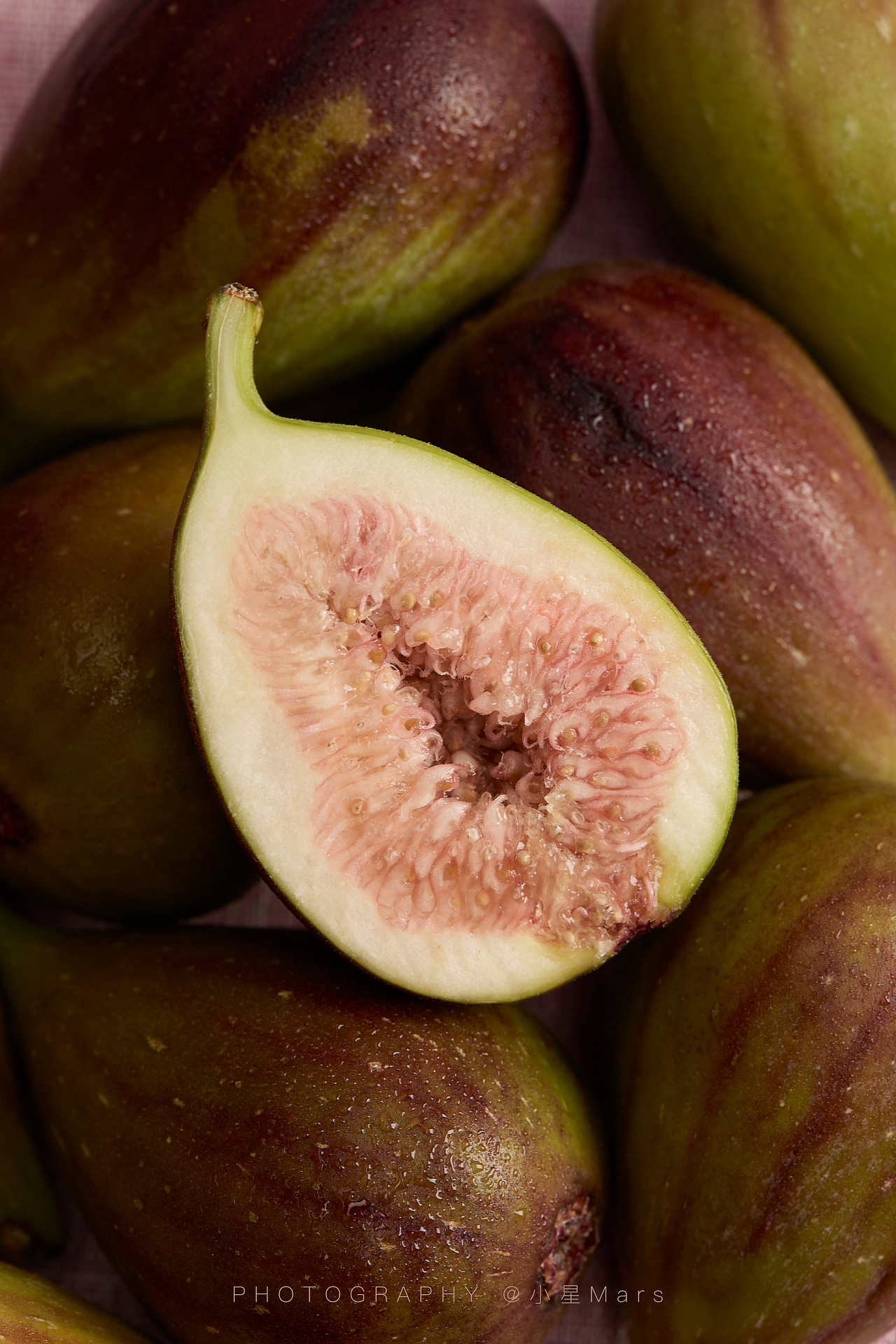 水果摄影|空气里也藏着粉色的温柔 无花果 静物微距