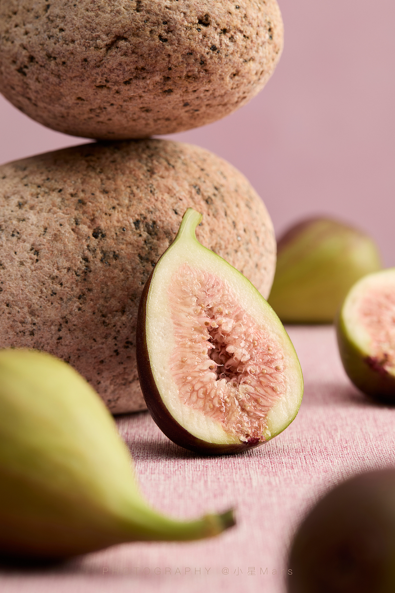 水果摄影|空气里也藏着粉色的温柔 无花果 静物微距