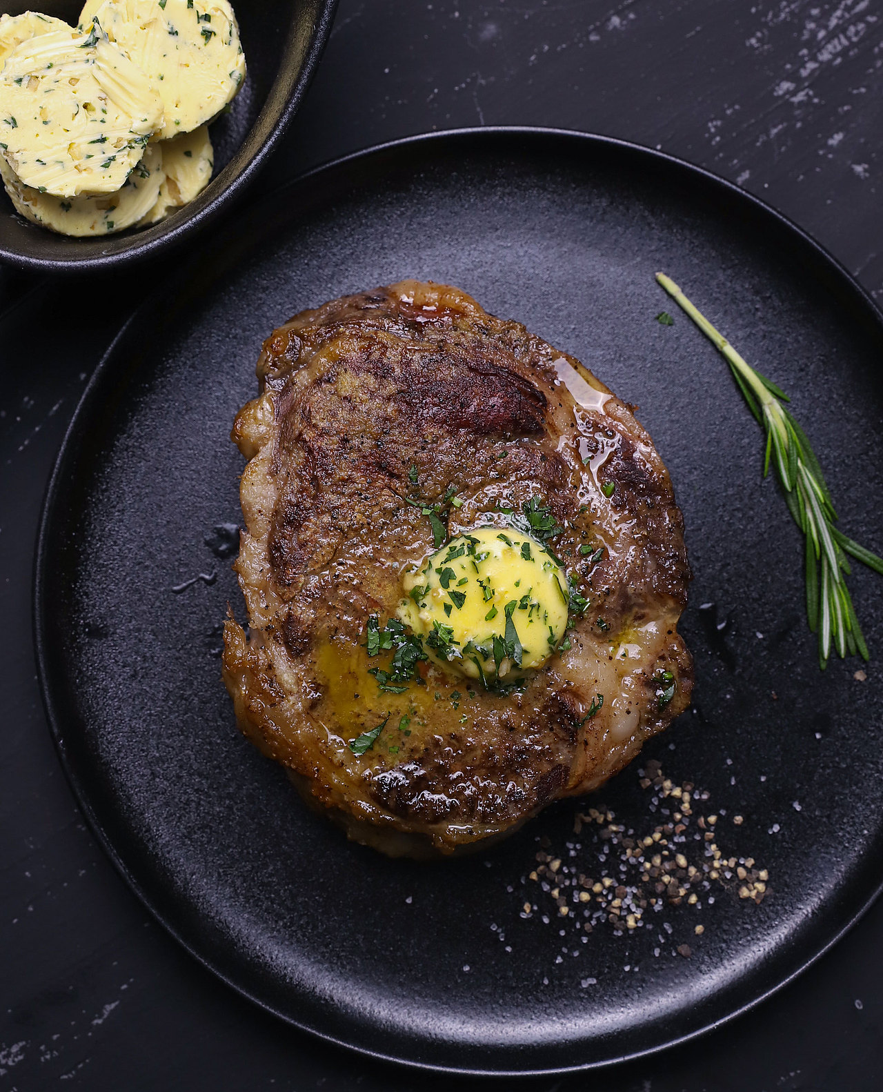 蒜香黄油牛排2（图ZMzg5MTQ2MzYw） - 美食摄影 - 站酷设计师Relicc原创素材 - 站酷ZCOOL