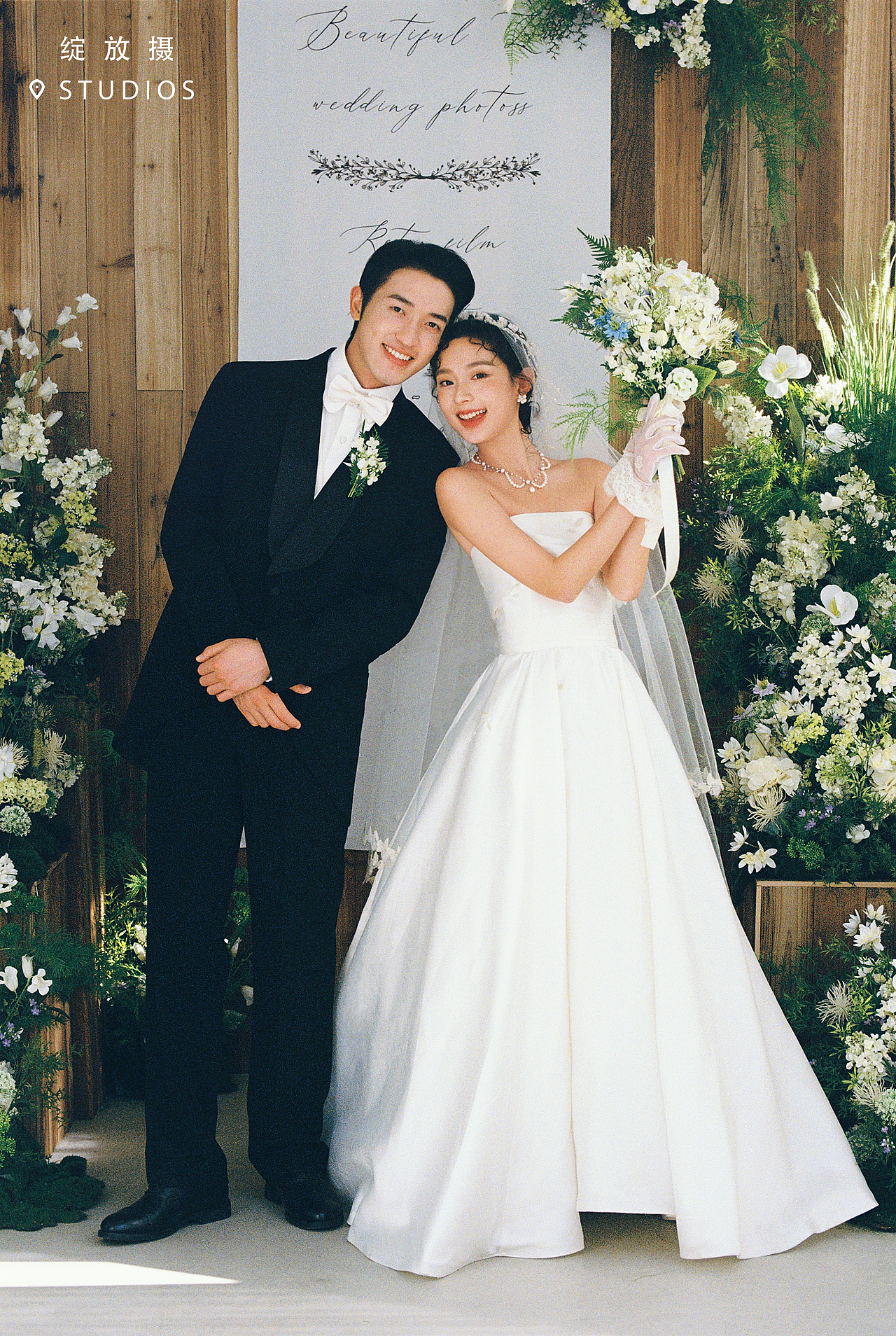 年轻人有属于自己的“婚礼现场”婚纱照‼️（图ZMzg5MjIwODIw） - 婚礼摄影 - 站酷设计师绽放摄胶片摄影原创素材 - 站酷ZCOOL