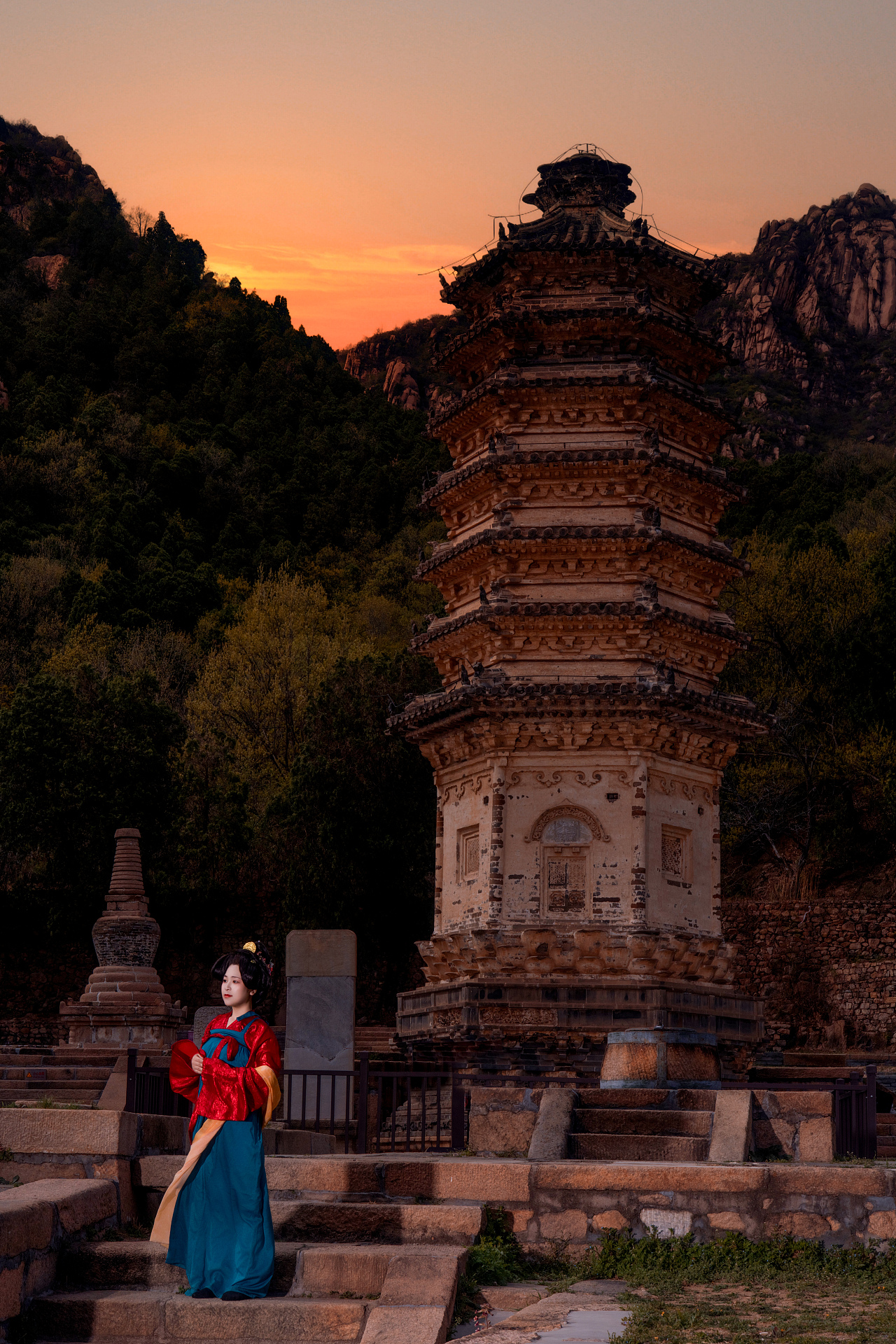 银山塔林大唐侍女