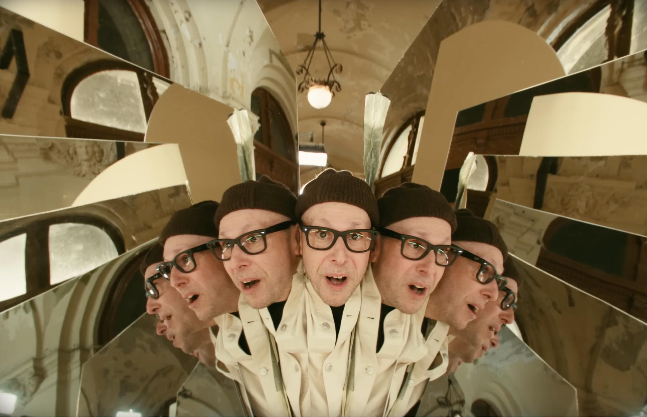 创意万花筒 - OK GO 乐队单曲《love》MV ｜365天的好设计NO.74（图ZMTUwNzAyMDQ=） - 观点 - 站酷设计师站酷资讯原创素材 - 站酷ZCOOL