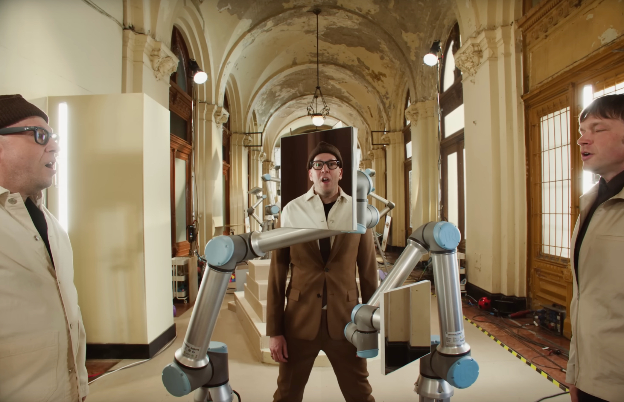 创意万花筒 - OK GO 乐队单曲《love》MV |365天的好设计NO.74