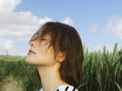 摄影日记 | 春野叙事诗：在麦田里，等一场光