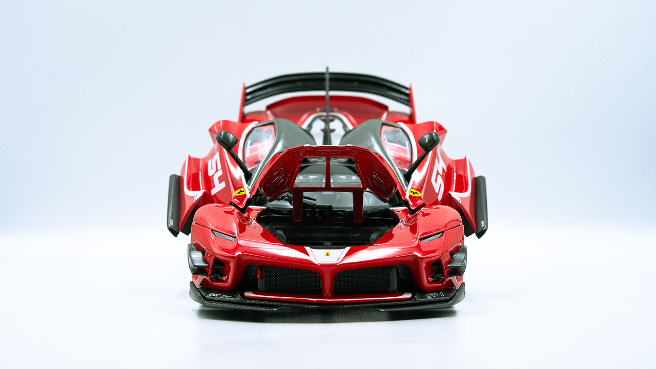 Ferrari FXXK EVO 1:18 Bburago