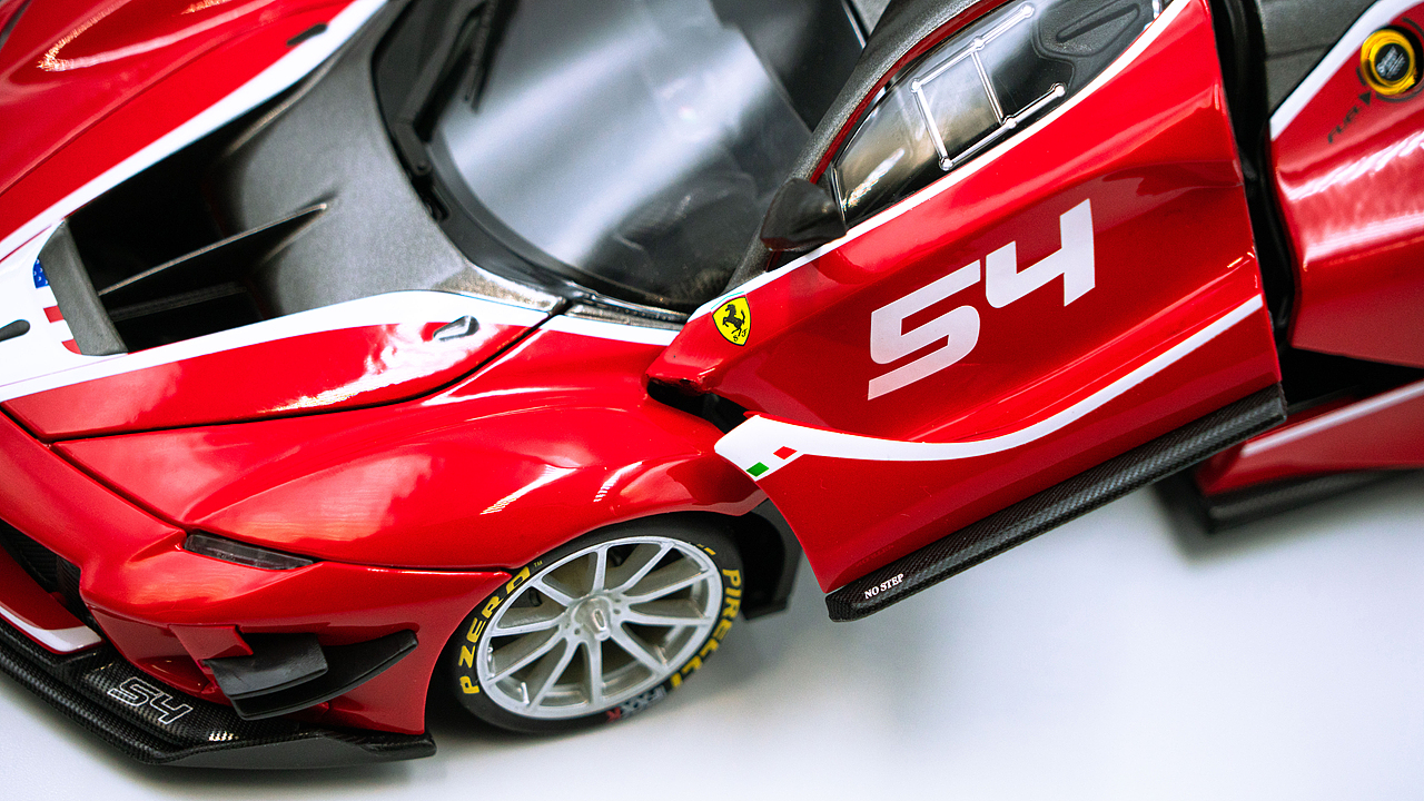 Ferrari FXXK EVO 1:18 Bburago