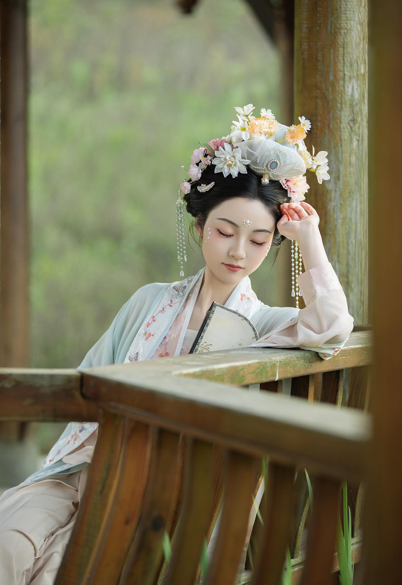春和景明（图ZMzg5NDI1NTE2） - 人像摄影 - 站酷设计师枫叶剑桥原创素材 - 站酷ZCOOL