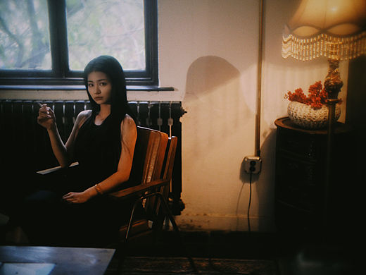 下雨天玩个暗调吧（个人主页-ZNzE3OTE0MDg=） - 人像摄影 - 站酷设计师Deepblueocean原创素材 - 站酷ZCOOL