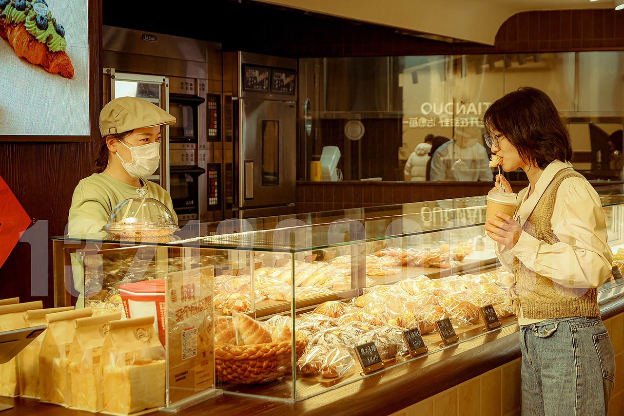 田朵半糖蛋糕店 | PUBLICIZE 2025 烘焙人物攝影（圖ZMzg5NTE2MzA0） - 美食攝影 - 站酷設(shè)計(jì)師鄭州靜物美食攝影原創(chuàng)素材 - 站酷ZCOOL