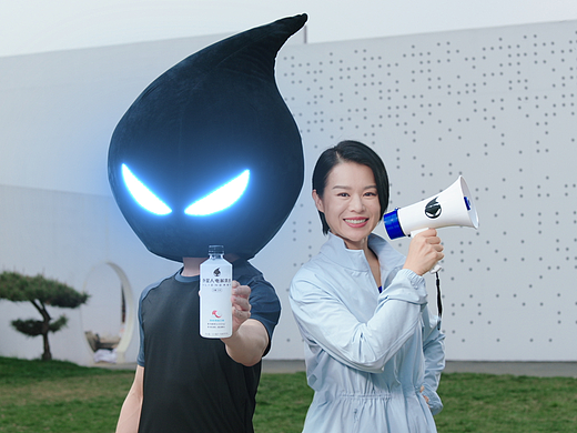 外星人电解质水 中插广告