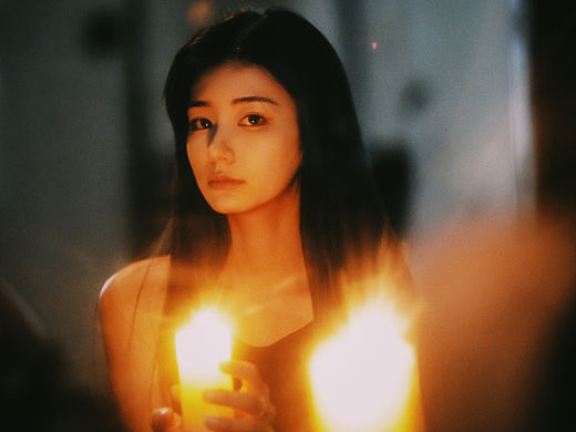 和蜡烛做游戏（个人主页-ZNzE4MDEyMTI=） - 人像摄影 - 站酷设计师Deepblueocean原创素材 - 站酷ZCOOL