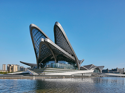 珠海金湾艺术中心的巨型天鹅形态设计建筑 丨建筑摄影 