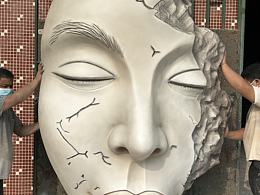 最近很火的巨型人脸玻璃钢雕塑摆件