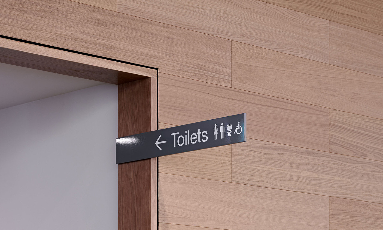 导视设计|蓝色圆管:剧院空间精致艺术指引